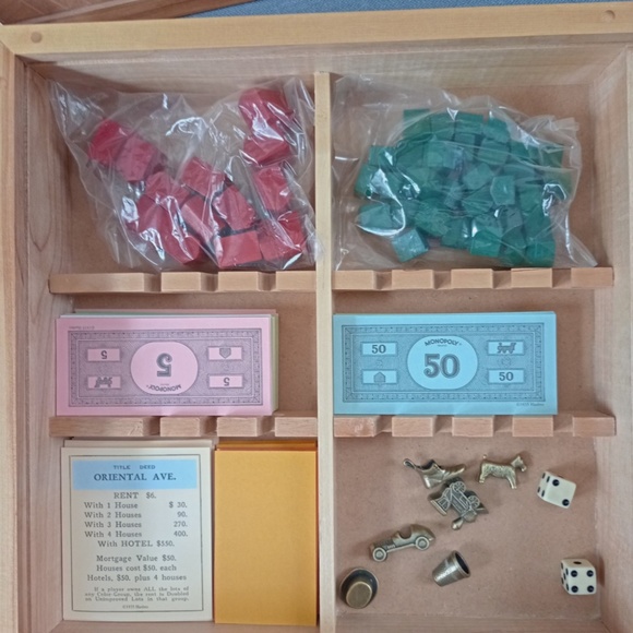 Vintage Deluxe Monopoly Game in Wooden Box - Picture 6 of 7